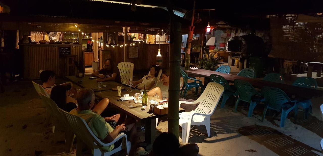 Ten Rooms Teluk Bakau Luaran gambar