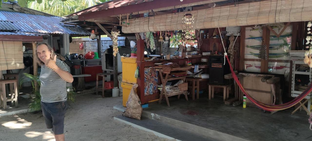 Ten Rooms Teluk Bakau Luaran gambar