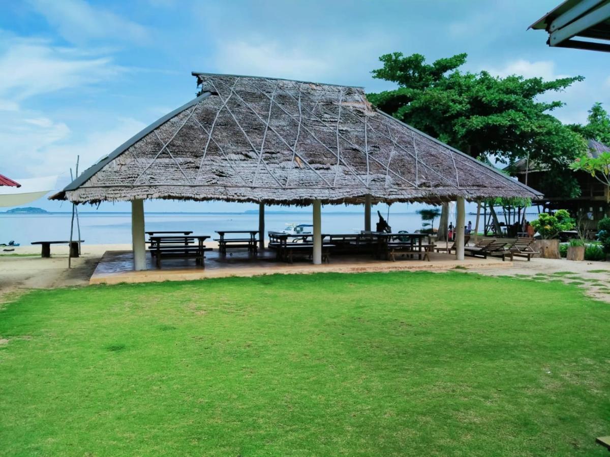 Ten Rooms Teluk Bakau Luaran gambar
