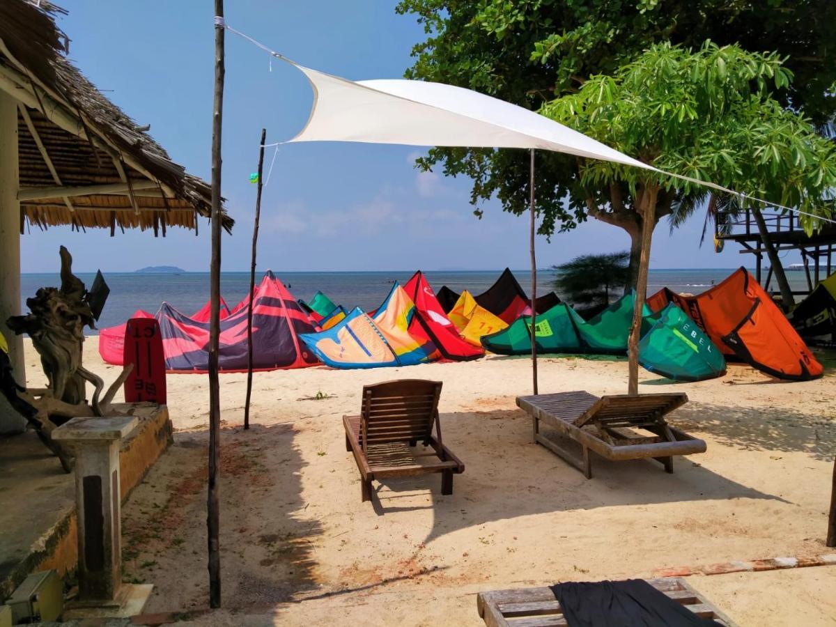 Ten Rooms Teluk Bakau Luaran gambar