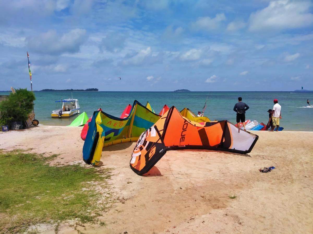 Ten Rooms Teluk Bakau Luaran gambar